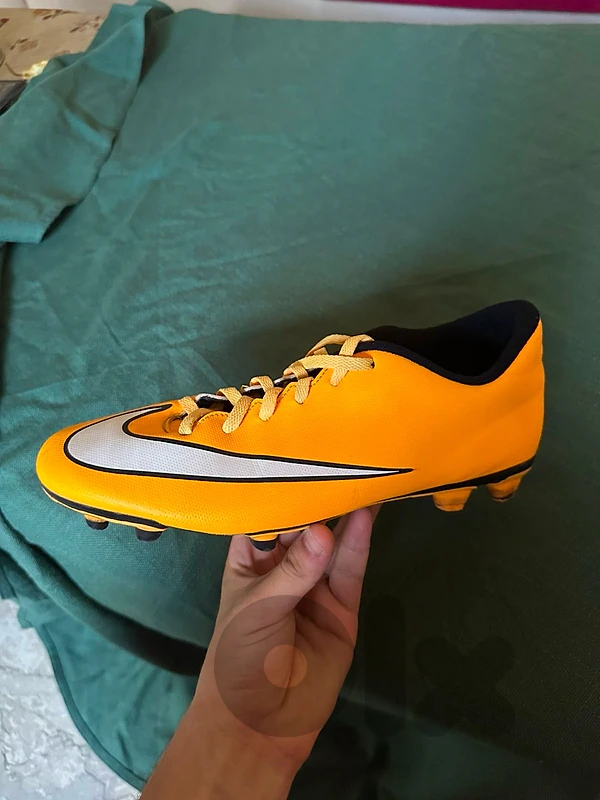 authentic football shoes