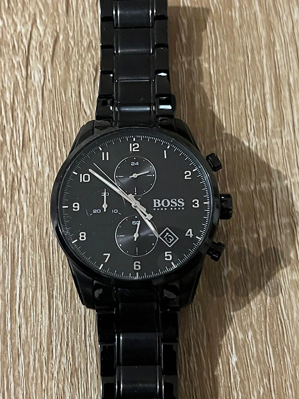 Boss Black Steel Round Watch – Elegant & Modern