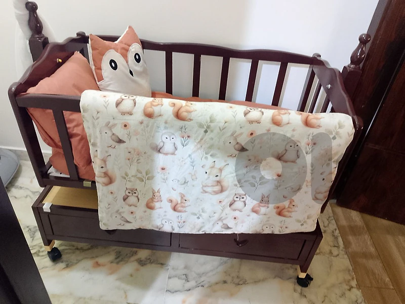 baby crib