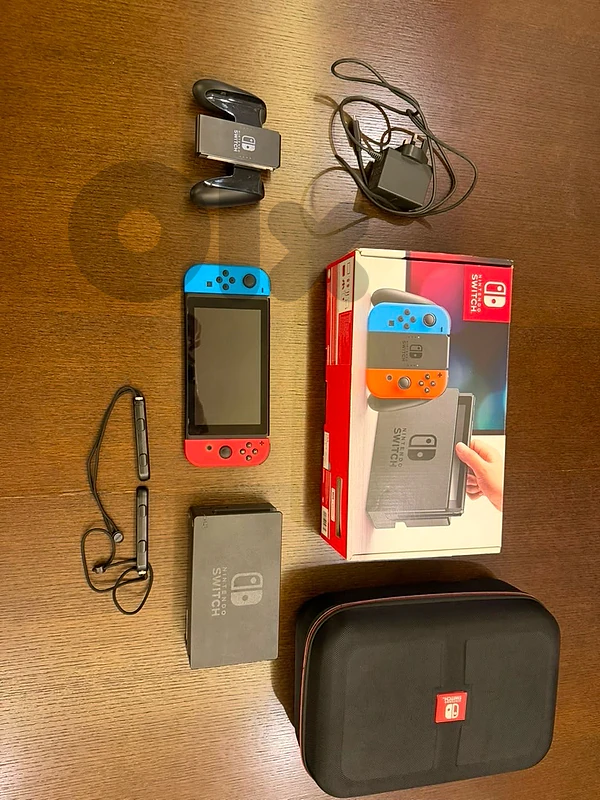 Nintendo Switch V1 (Excellent condition)