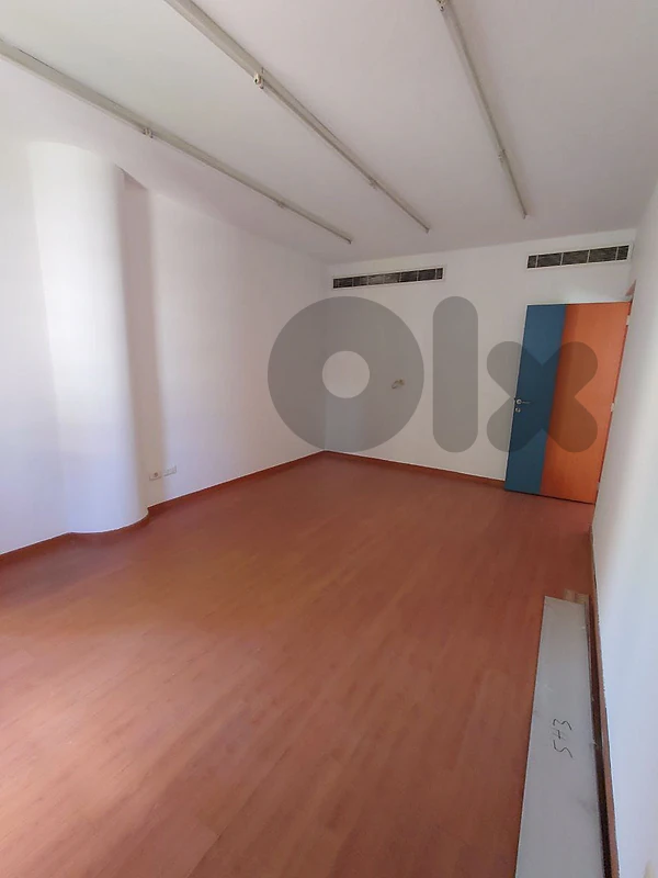 office for rent in achrafieh مكتب للاجار في الاشرفية