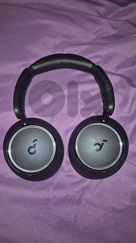 Soundcore q45 headphones