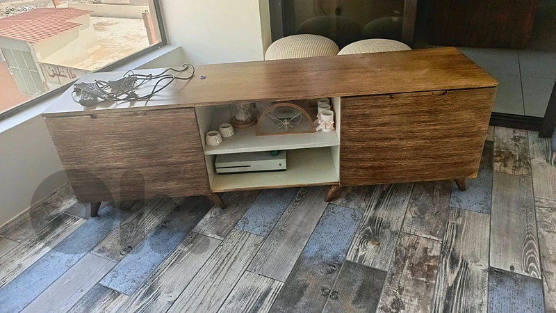 table and tv unit