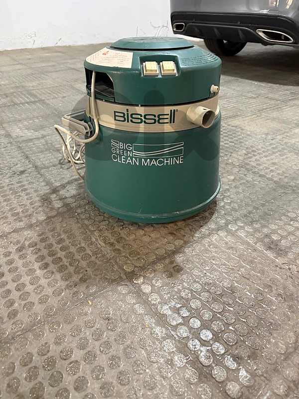 Bissell original vacume and carpet vacume