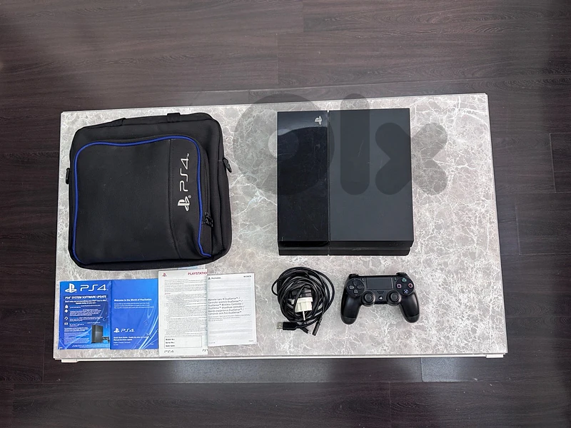 Sony PS4 Fat 500GB - Excellent Condition + Original Bag & Controller