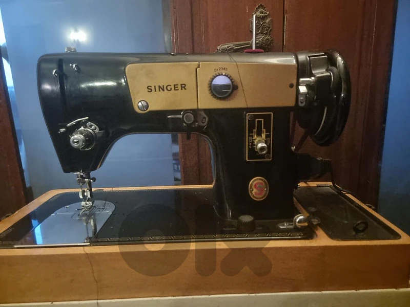 ماكينة خياطة Singer 224U يابانية أصلية – حالة ممتازة