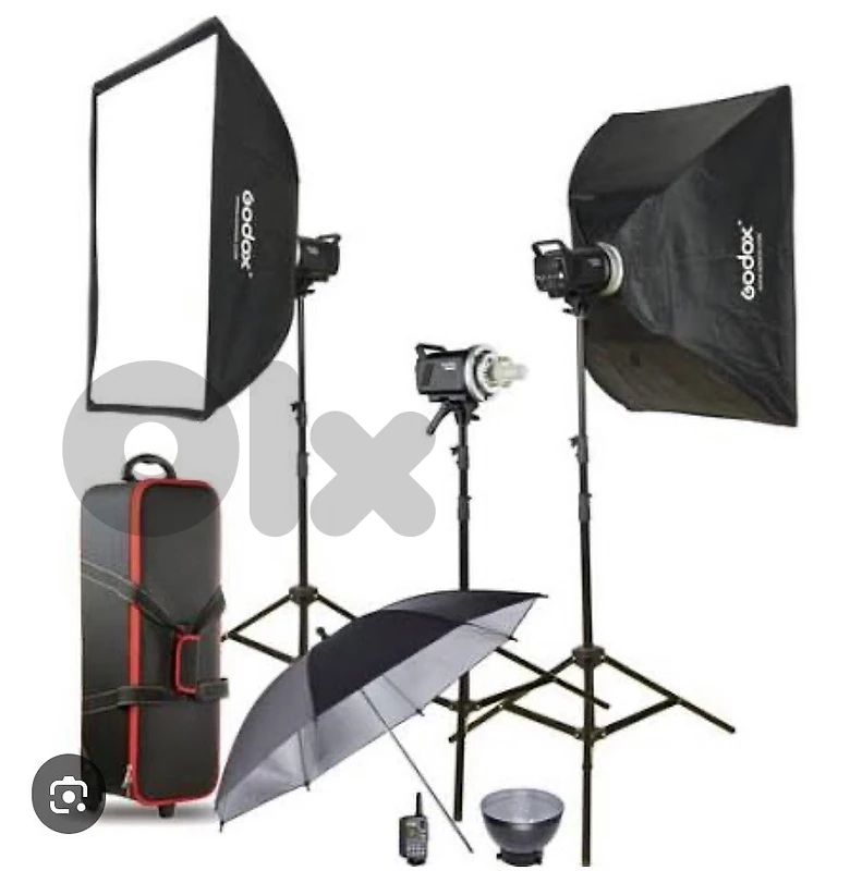 2 Godox DE300 Studio Flash light full kit used like new