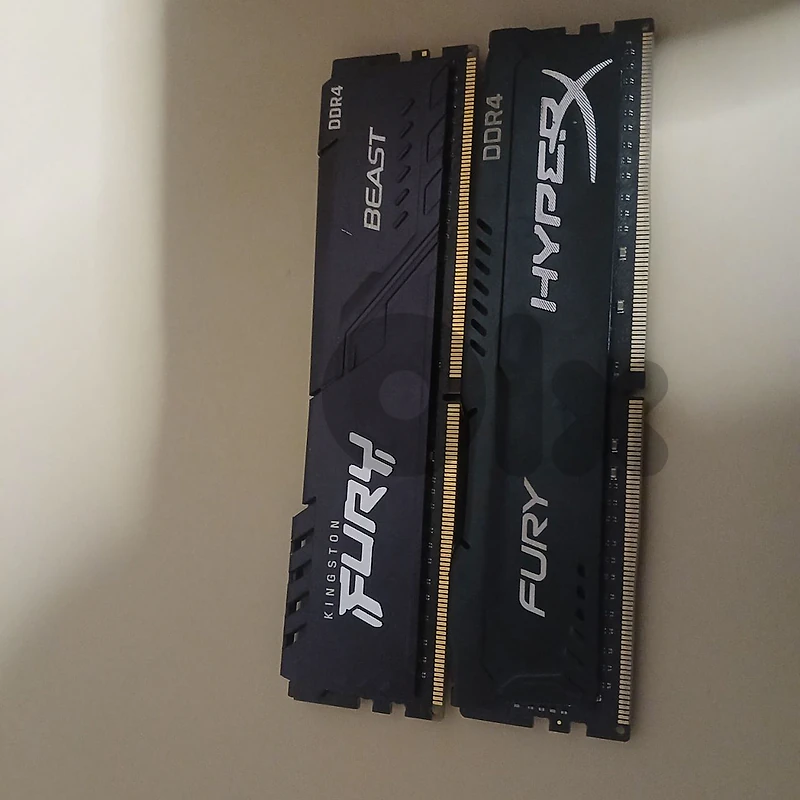1 ram 16gb ddr4 and 1 8gb ram ddr4