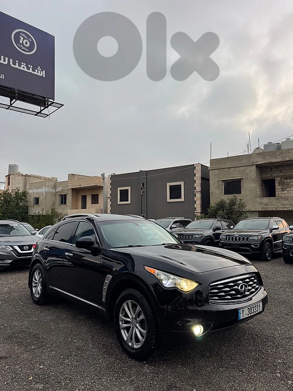 Infiniti Fx series 2010 + plate number