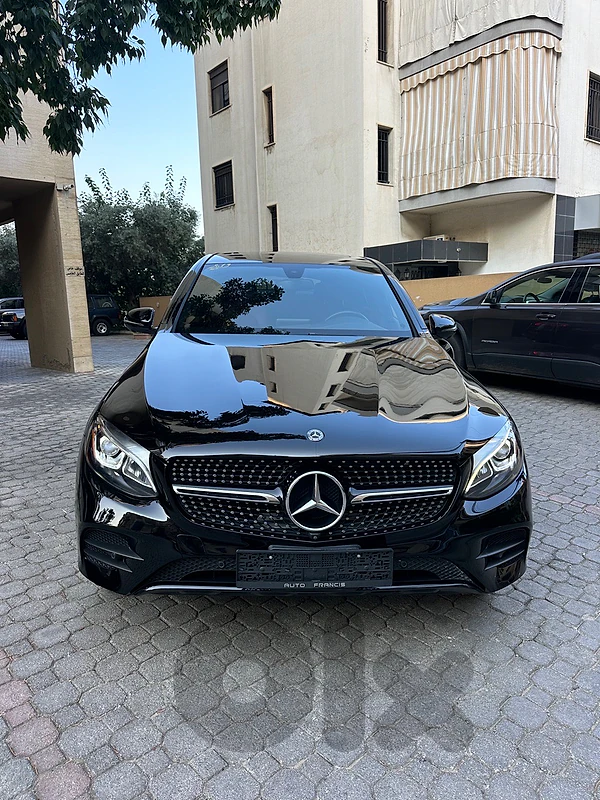 Mercedes GLC 300 coupe AMG-line 4matic 2019 black on black & red Mercedes GLC 300 coupe AMG-line 4matic 2019 black on black & red