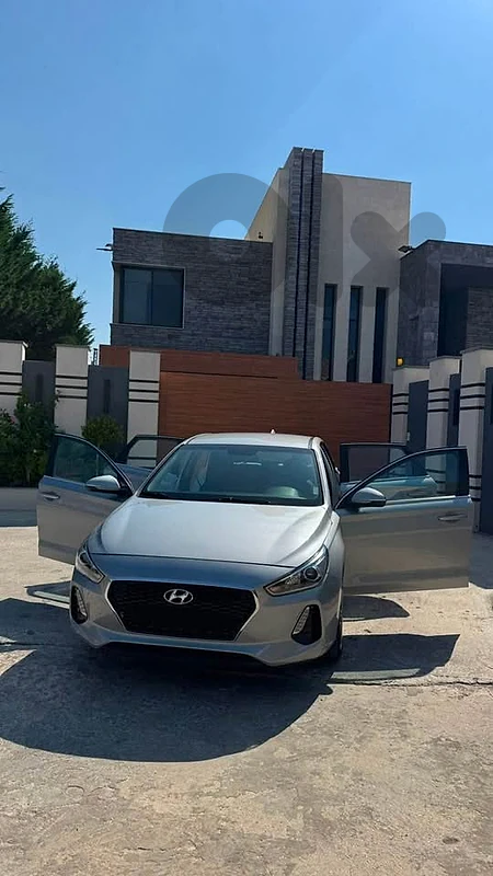 undai Elantra gt 202
