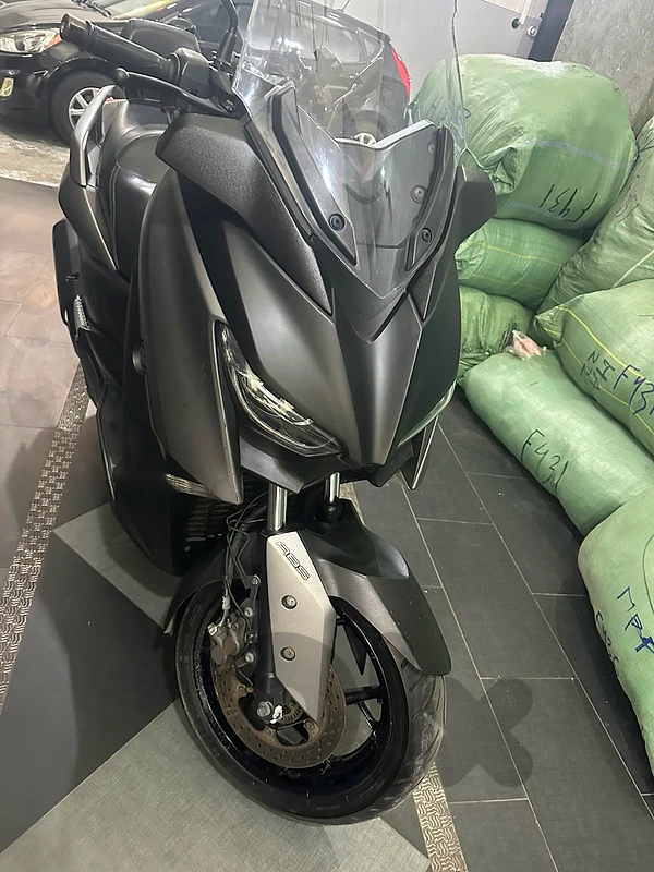 Yamaha XMAX 300cc