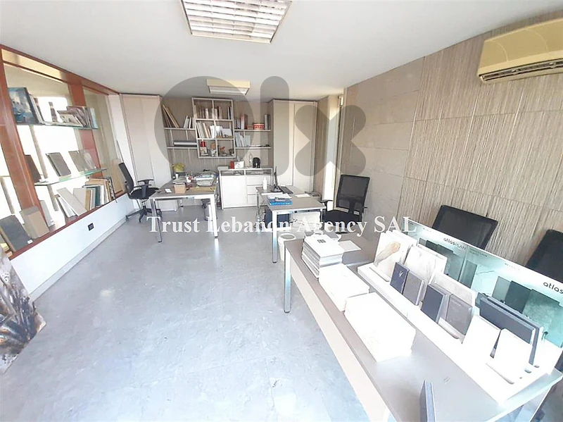 Office with Terrace in Mkalles مكتب في المكلس موقع مميز FOR RENT