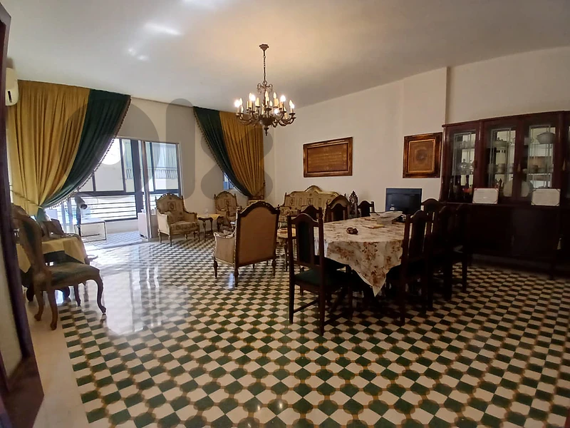 Apartment for Sale in Hamraشقة للبيع في الحمرا