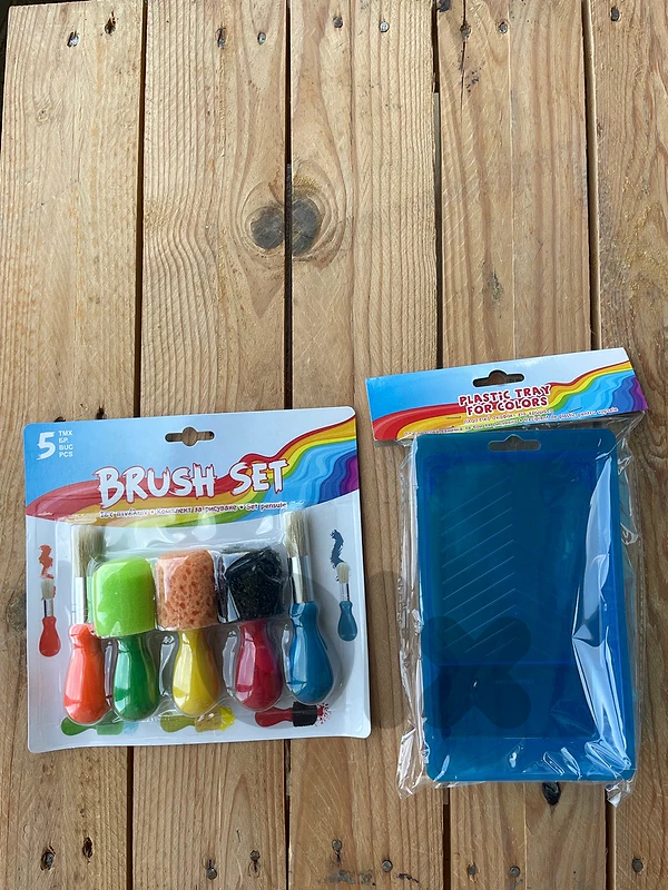 Brush set and Plastic tray for colours