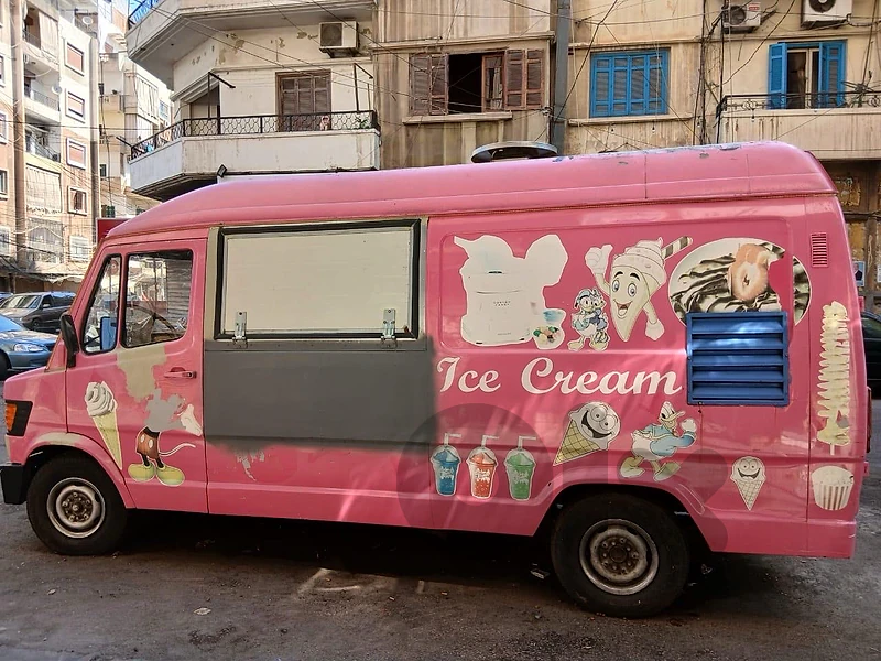 باص آيس كريم مجهز بالكامل و جاهز للشعل مباشراً