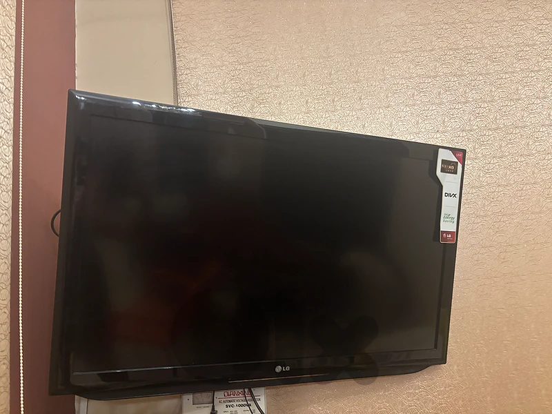 LG Full HD LED TV – Excellent Condition تلفزيون LG إنش Full HD للبيع