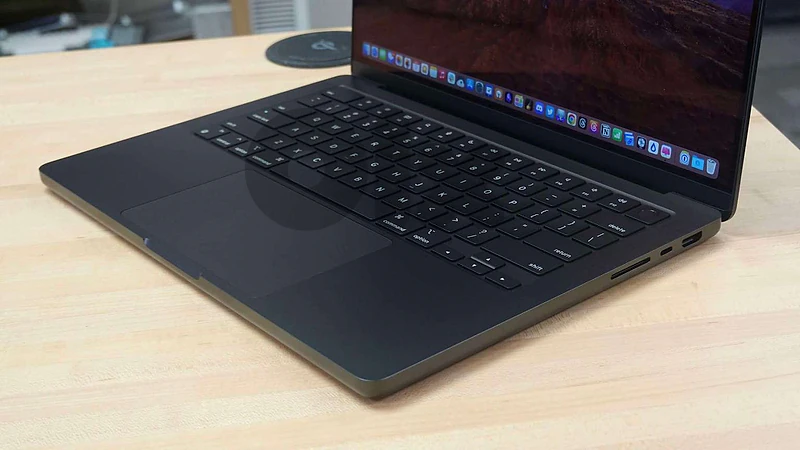 MacBook Pro M4 16GB RAM 512GB Storage