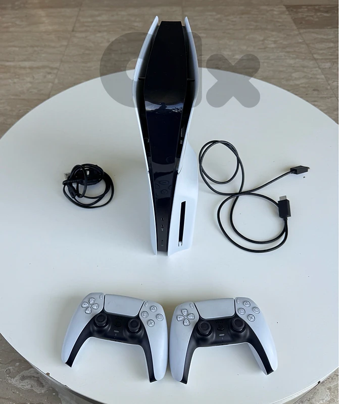 PS5 Slim 2 Controllers, Excellent Condition PS5 Slim 2 Controllers, Excellent Condition