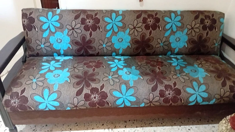 2 Sofas