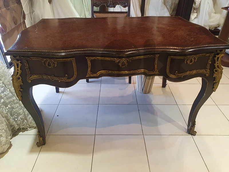Elegant Vintage Furniture