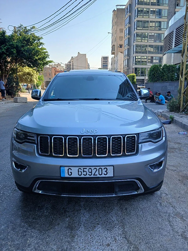 JEEP GRAND CHEROKEE 4WD MODEL 2015 GRRY IN BLACK LEATHER FULLY LOADED