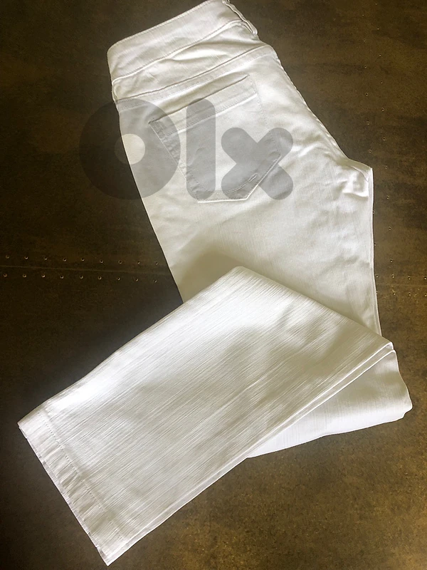 white jeans pant