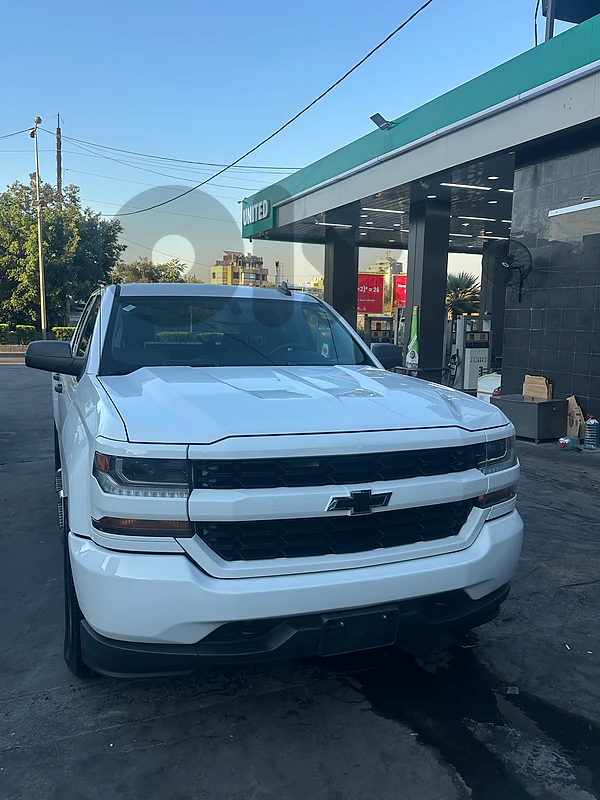 Chevrolet Silverado 2017  2017 Silverado 1500 Custom 4WD trucks with the 5.3L L83 V8,