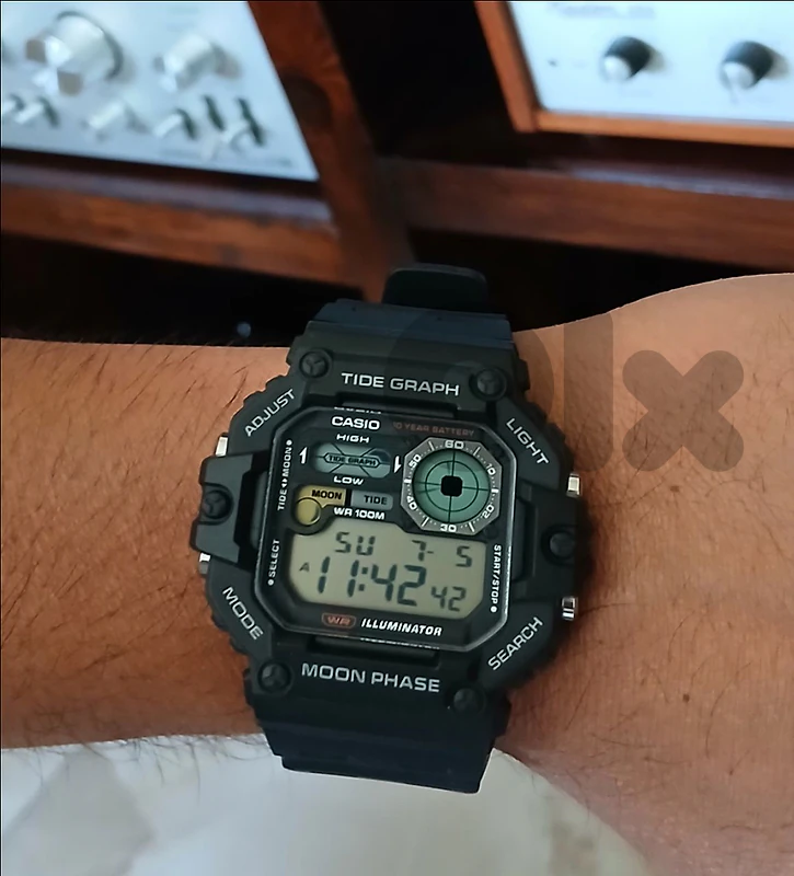 original casio moon watch ساعة كاسيو المُميّزة الأصلية جديدة