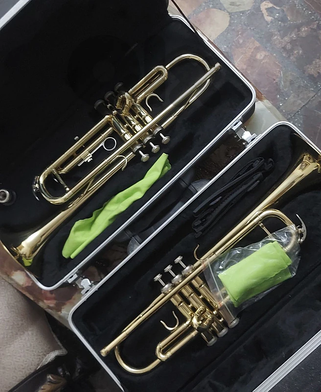 2 trumpet + 1 clarinet