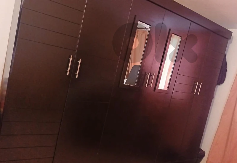 Black Wardrobe خزانة اسود
