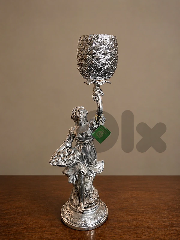 Mauro Manetti tabletop pineapple design