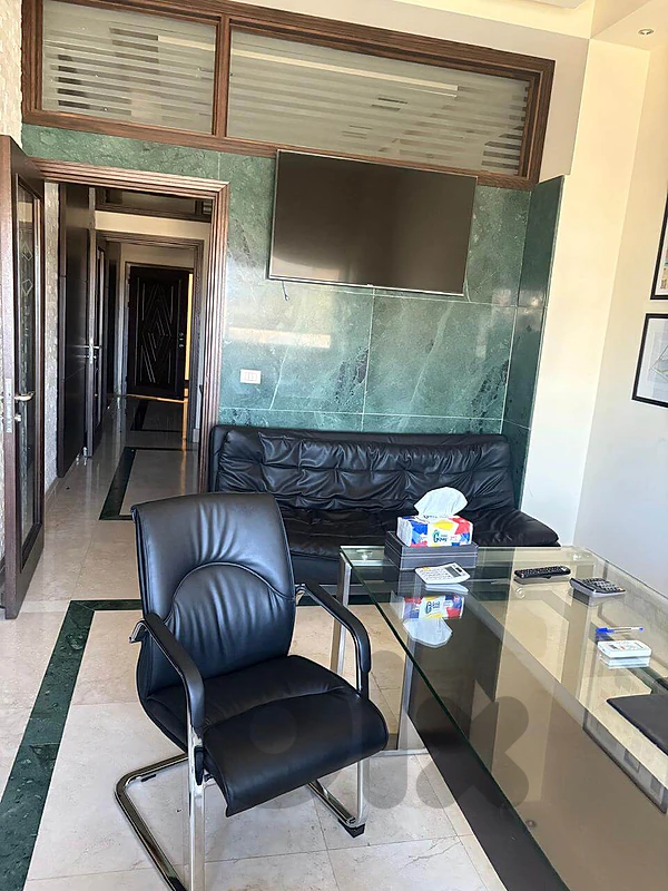 Office for sale in Dora HIGHWAY / مكتب للبيع في الدورة / الطريق العام