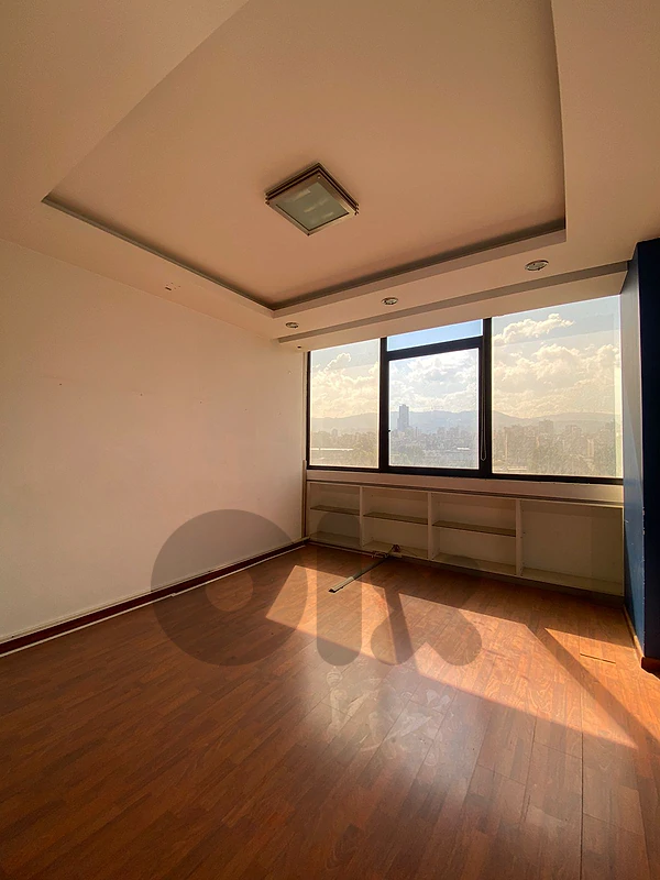 SPACIOUS OFFICE IN ACHRAFIEH - ADLIEH (200SQ) , (ACR-532)