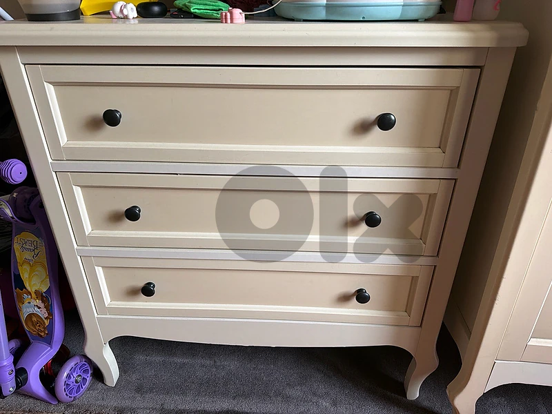 bed and console for sale