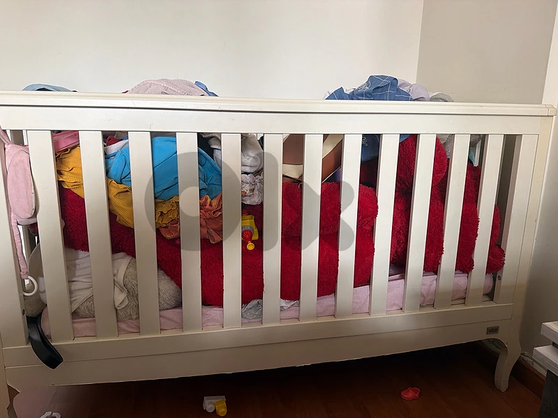 bed and console for sale