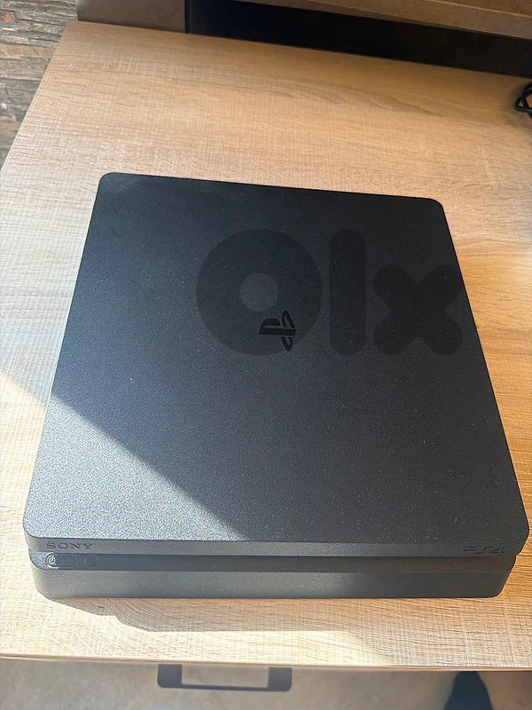 ps4 slim very good condition
