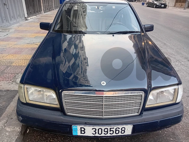 مرسيدس بنز كلاسيك ١٨٠