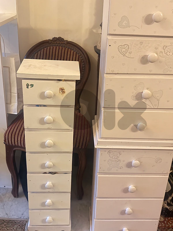 wood drawers stand