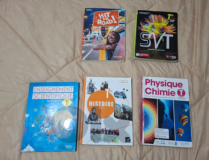 Terminale Bac Français Books (Spé SVT, Physique/Chimie) | Full set