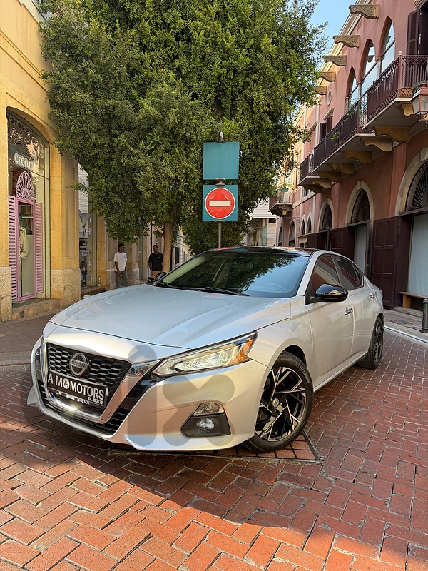 Nissan Altima 2021