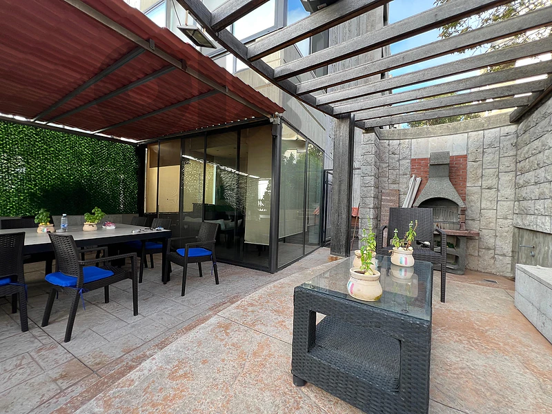 RWK331RM - Apartment for Sale in a calm area in Ballouneh with Terrace