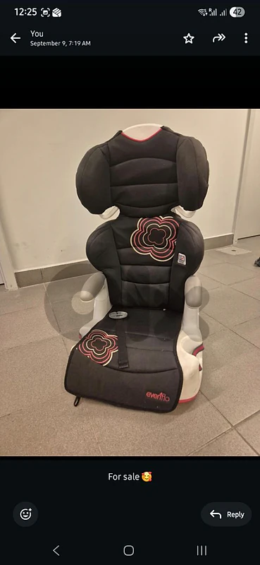 Joy carseat booster for 2+