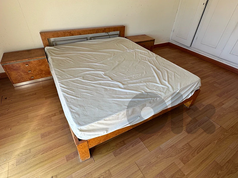 full bedroom