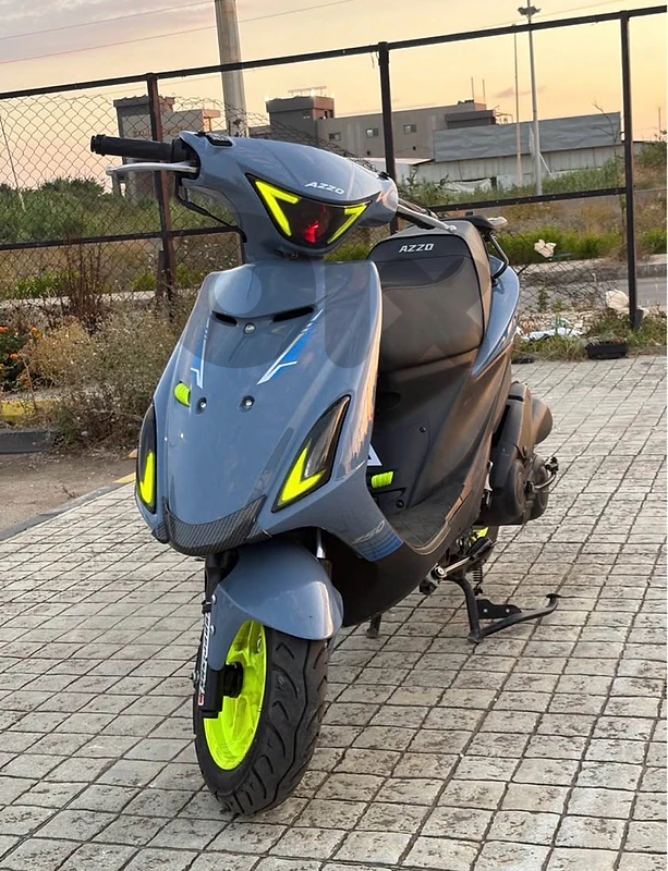 v azzo 25