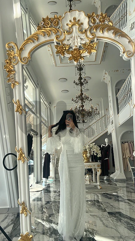 excellent condition dress-white