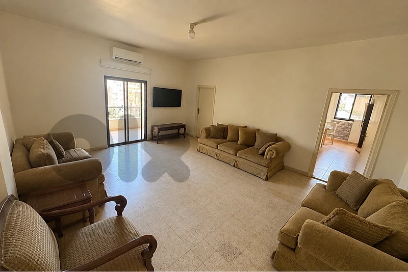 full pack salon and a tv stand/ selling because we’re travelling