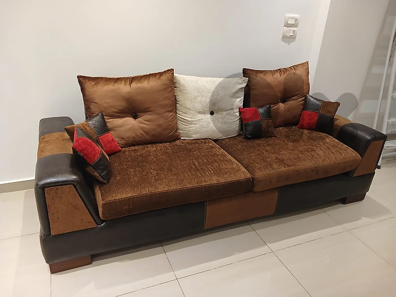 صالون  ماركه استقبال 4قطع وطاولة