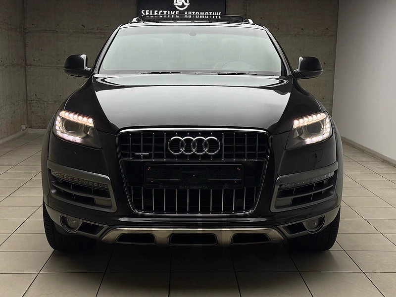 Audi Q7 3.0 T TFSI QUATTRO S-LINE Kettaneh 7 Seats