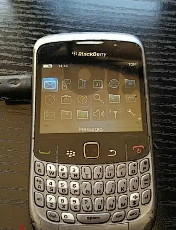 Old Blackberry Curve (read details) - Not Negotiable